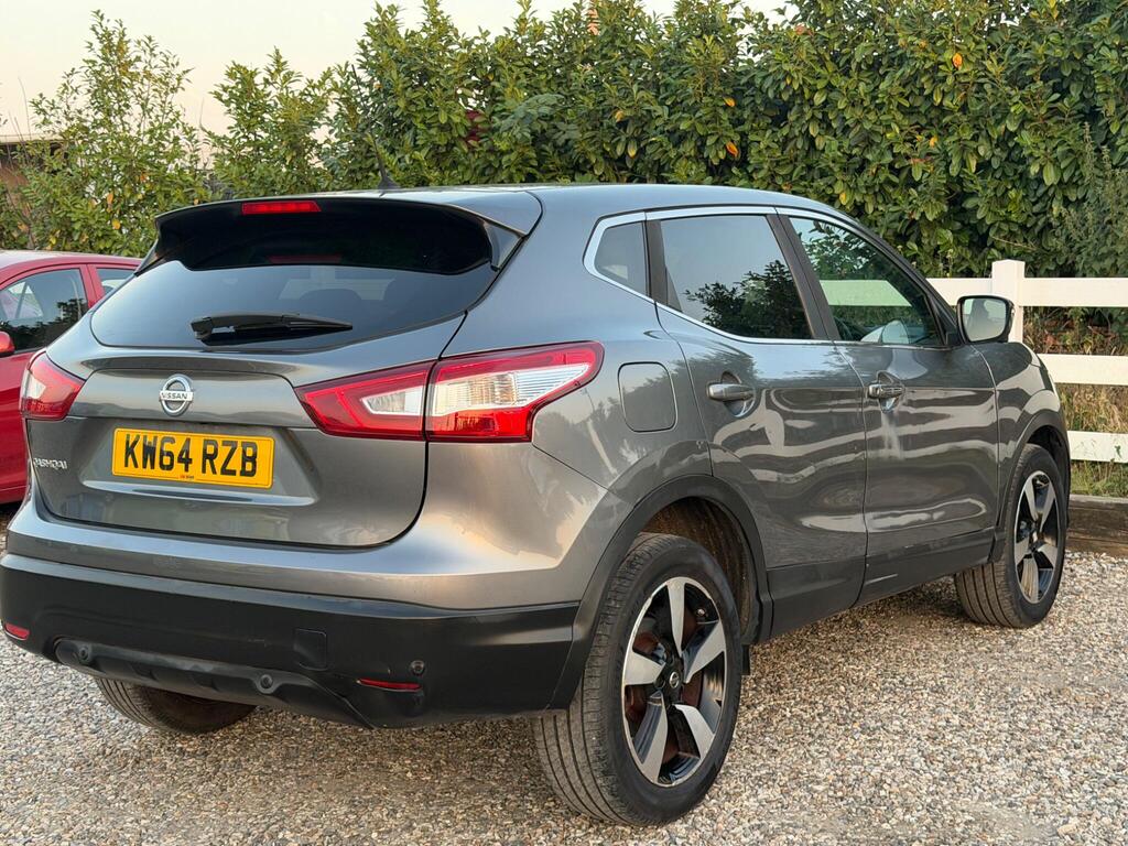 2015 Nissan Qashqai thumbnail 14