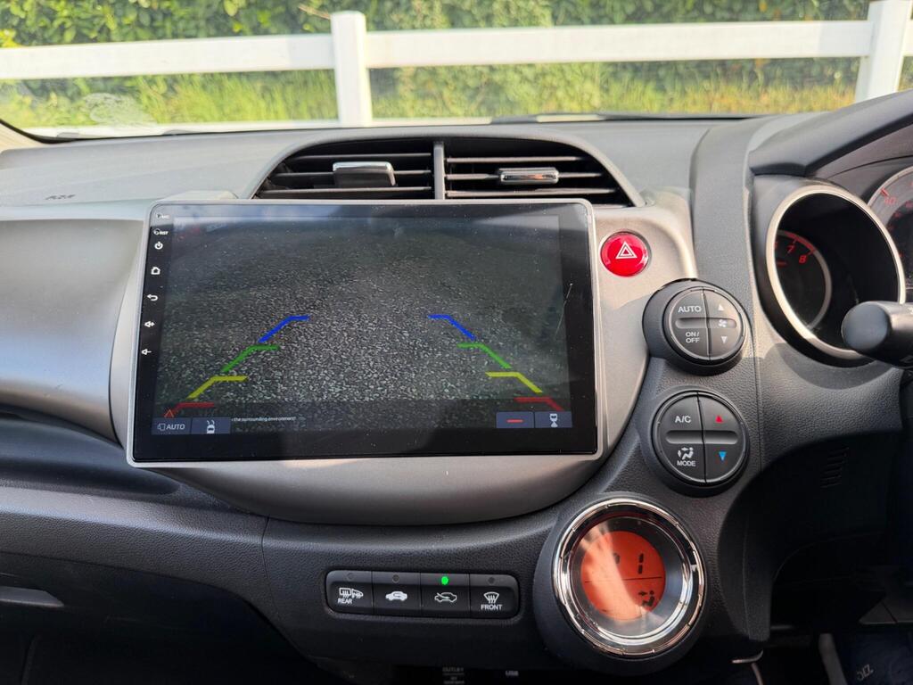 2013 Honda Jazz thumbnail 23