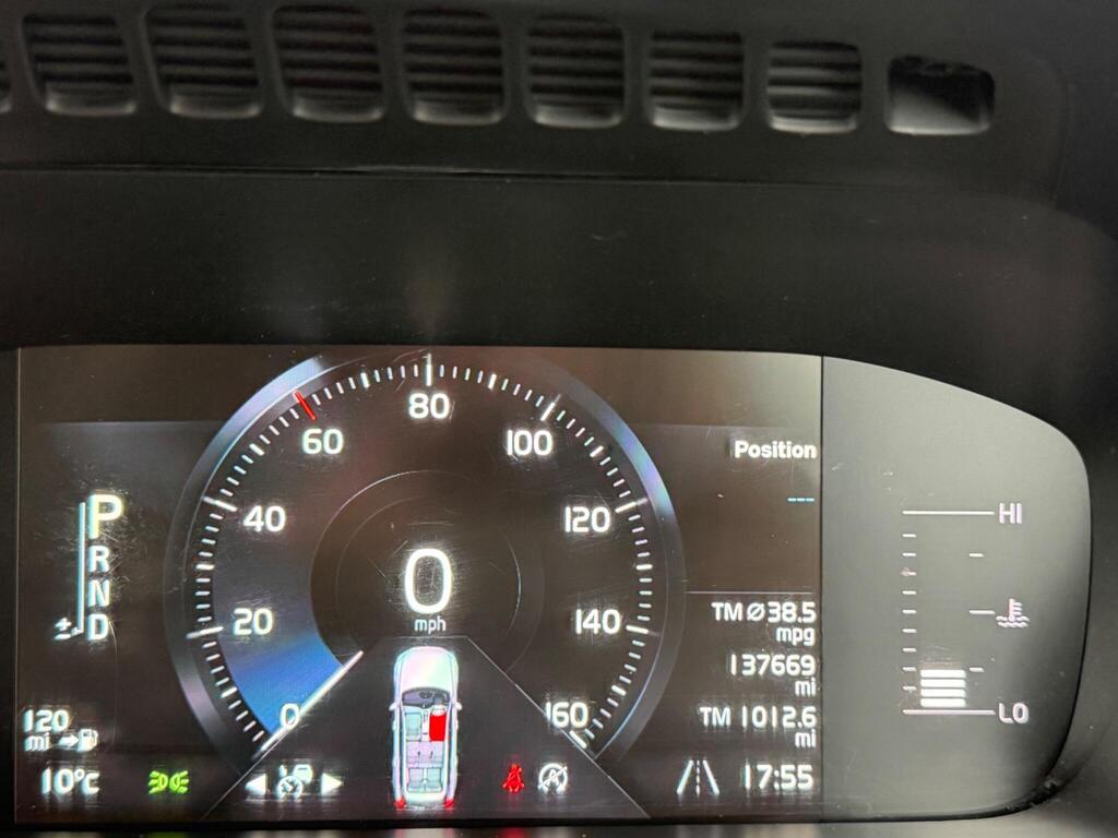 2018 Volvo XC90 thumbnail 32