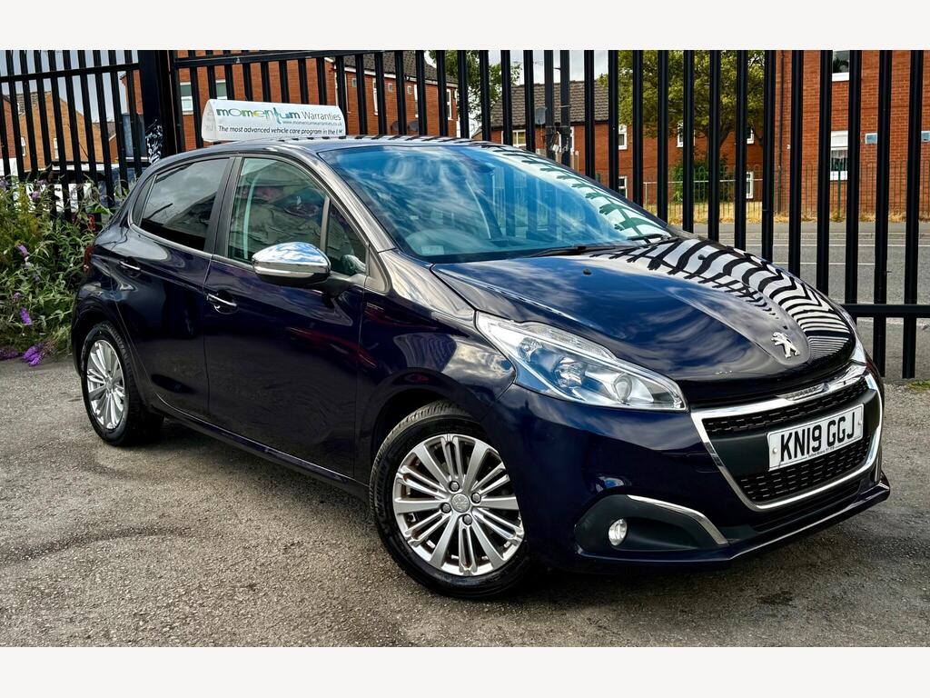 Peugeot 208 Hatchback 1.2 PureTech Signature Euro 6 (s/s) 5dr