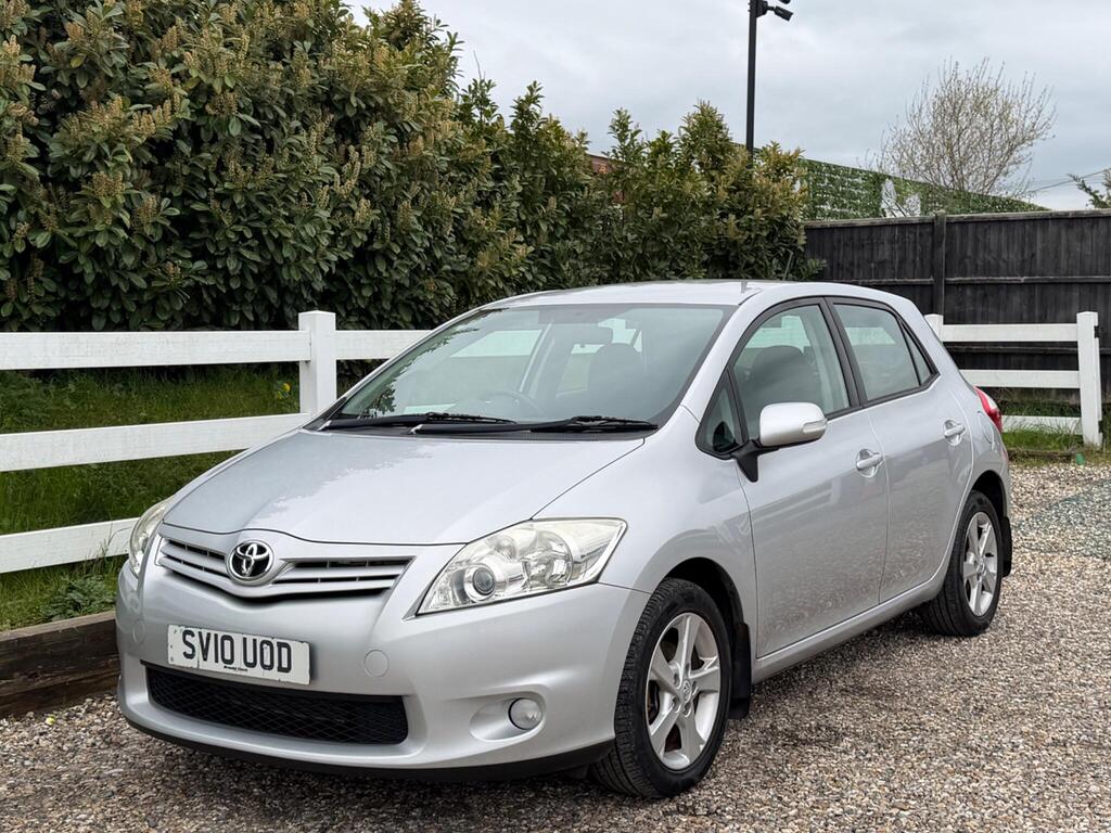 2010 Toyota Auris thumbnail 5