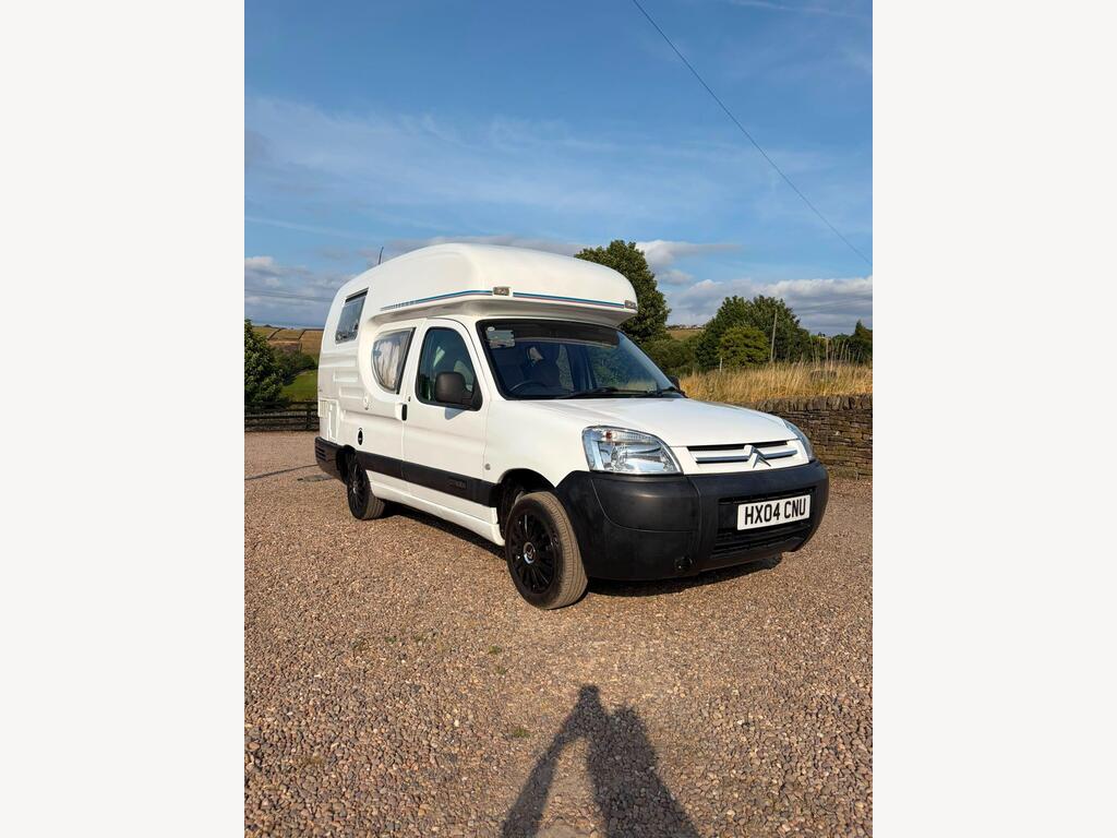 Romahome Duo Motorhome Campervan camper dayvan day van motorhome off grid