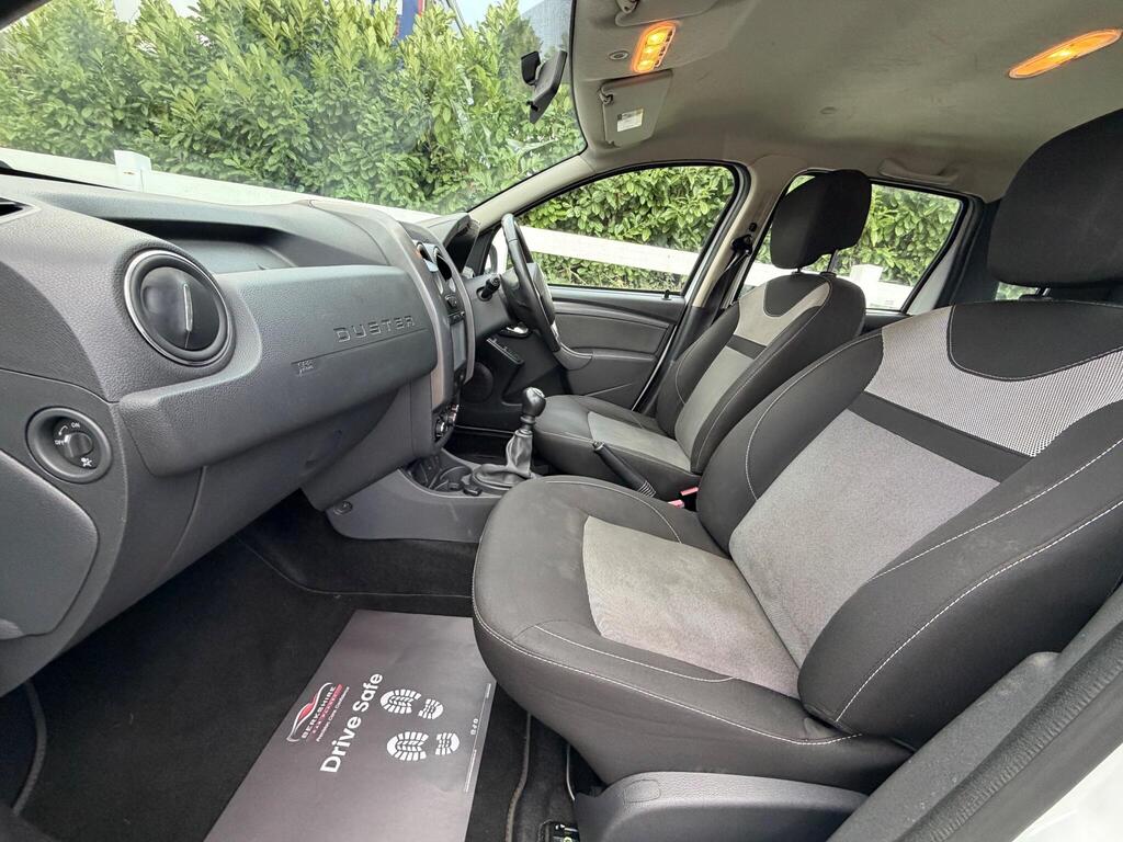 2016 Dacia Duster thumbnail 30