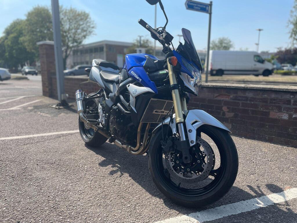 Suzuki GSR750