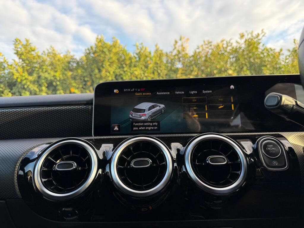 2018 Mercedes-Benz A Class thumbnail 22