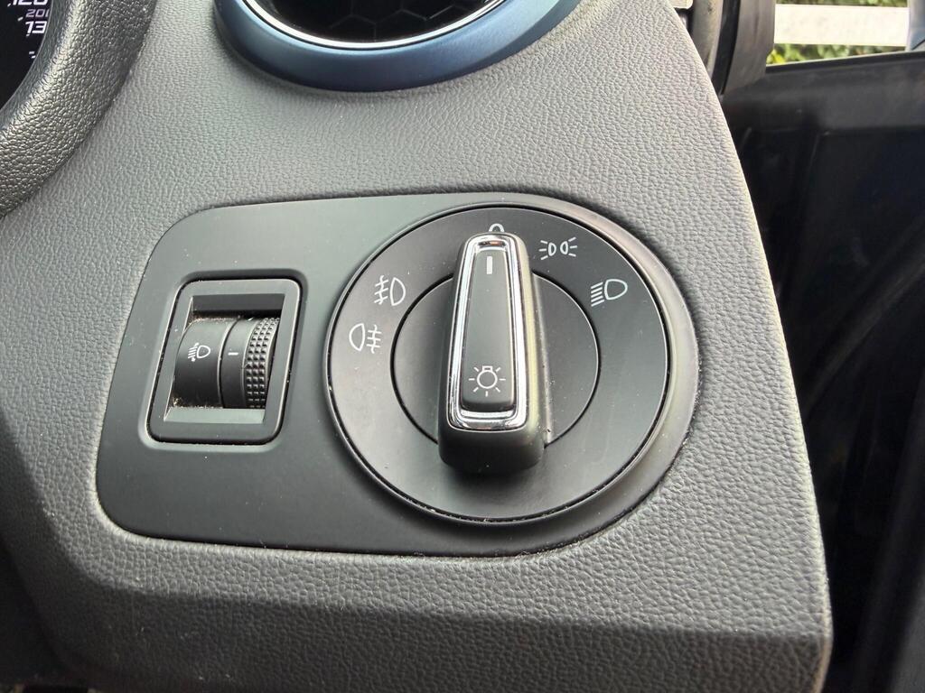 2016 SEAT Ibiza thumbnail 22