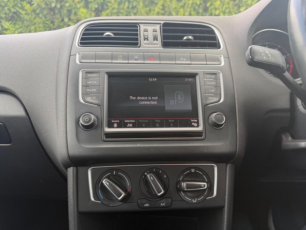 2016 Volkswagen Polo thumbnail 22