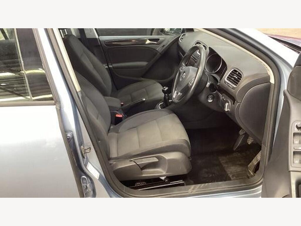 2011 Volkswagen Golf thumbnail 9