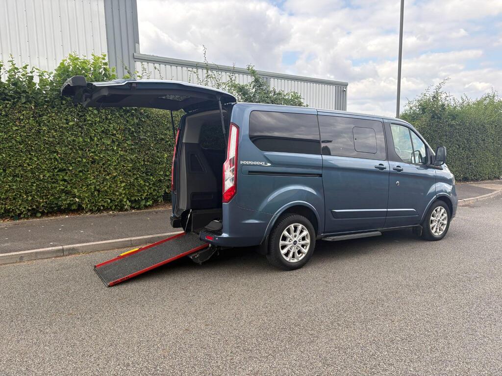 Ford Tourneo Custom Minibus 2.0 320 EcoBlue Titanium L1 Euro 6 (s/s) 5dr