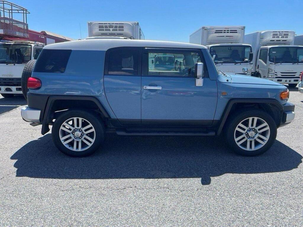 Toyota FJ Cruiser Estate 4.0 V6 Colour Package