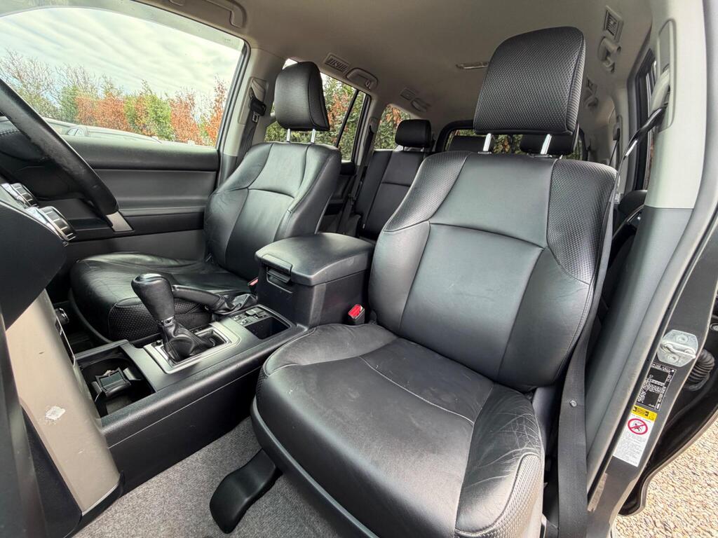 2010 Toyota Land Cruiser thumbnail 51