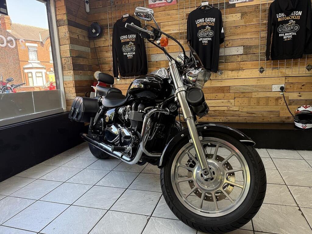 Triumph Bonneville America 865