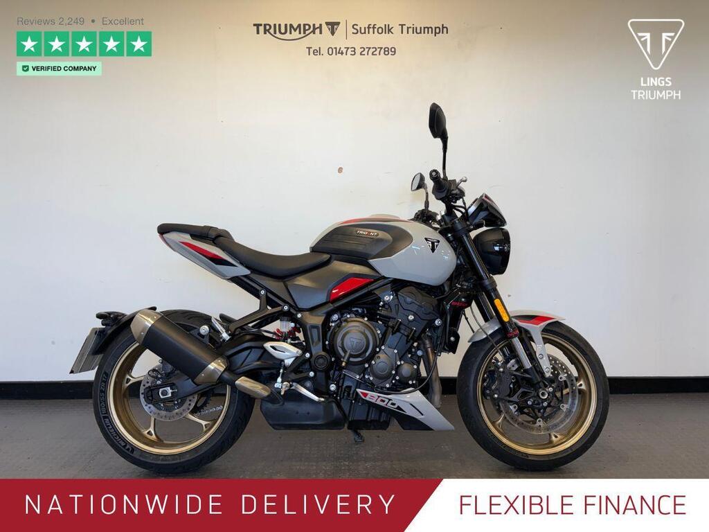Triumph Trident 800