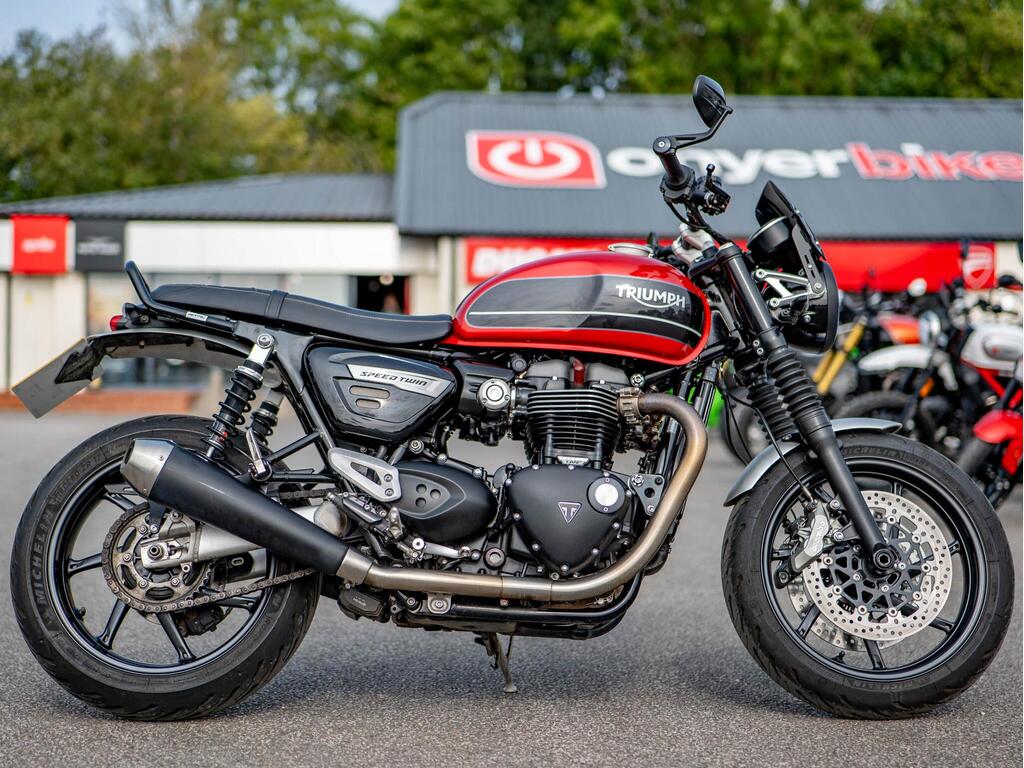 Triumph Speed Twin 1200