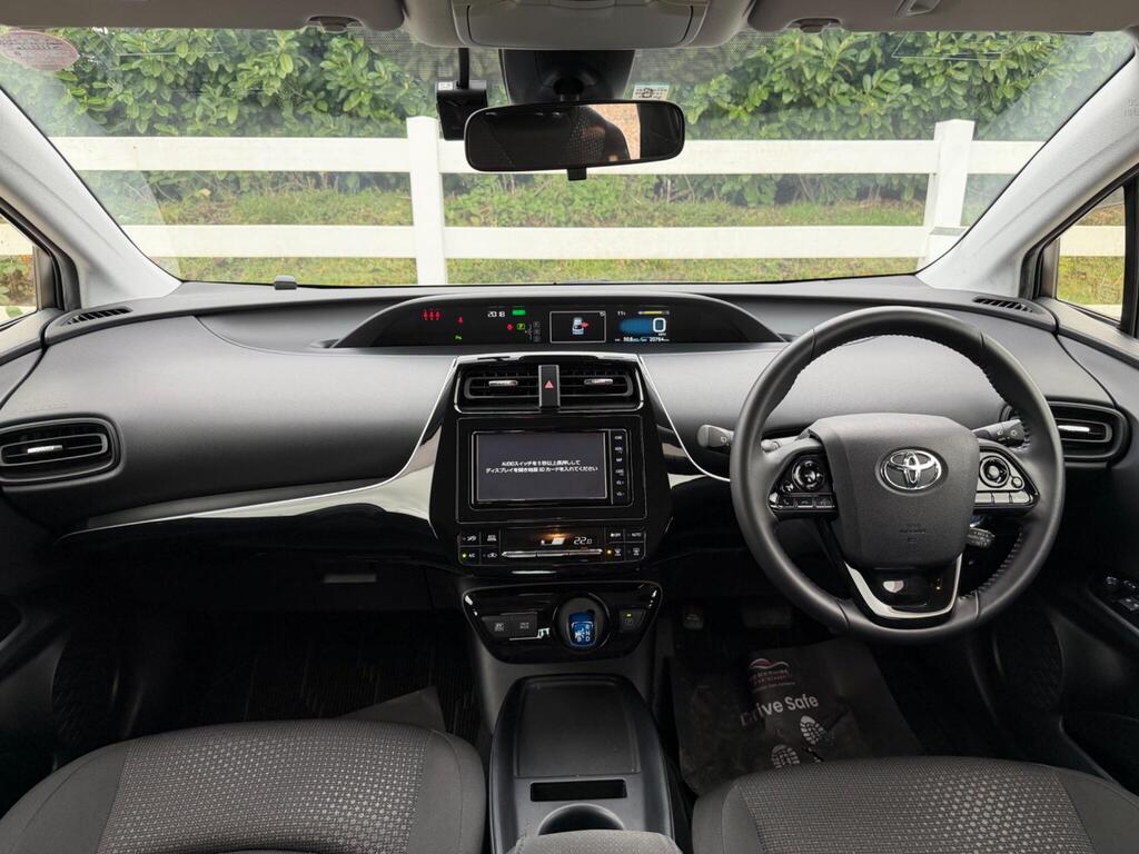 2021 Toyota Prius thumbnail 15