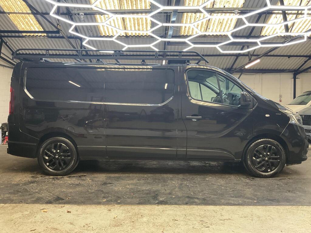 Renault Trafic Panel Van 2.0 dCi ENERGY 30 Black Edition LWB Standard Roof Euro 6 (s/s) 5dr