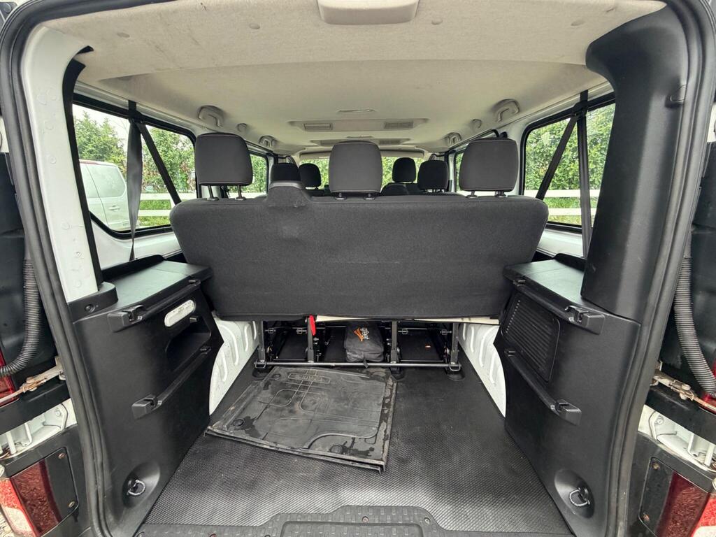 2019 Renault Trafic thumbnail 23