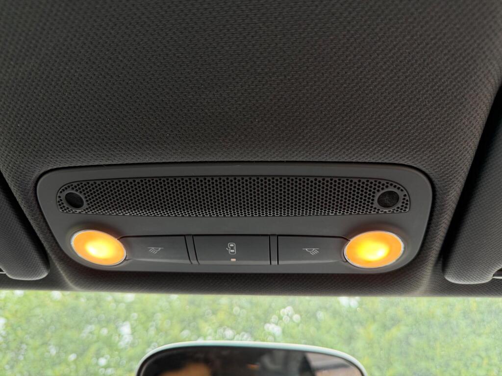 2012 Audi TT thumbnail 33