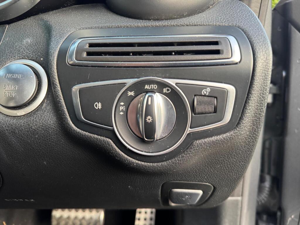 Mercedes-Benz C Class 2.1 C220d AMG Line (Premium Plus) G-Tronic+ Euro 6 (s/s) 2dr thumbnail 21