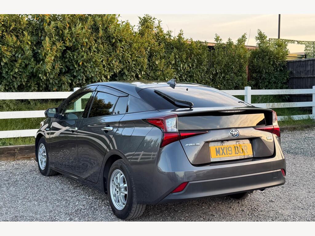 2019 Toyota Prius thumbnail 6