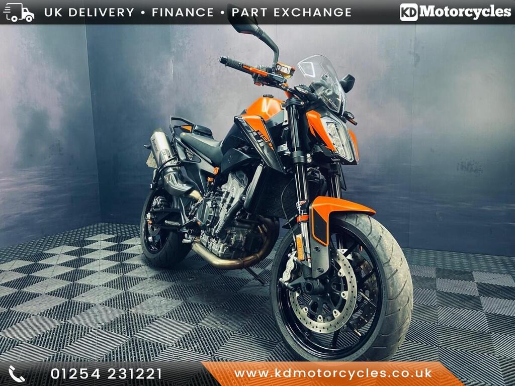 KTM 890 Duke