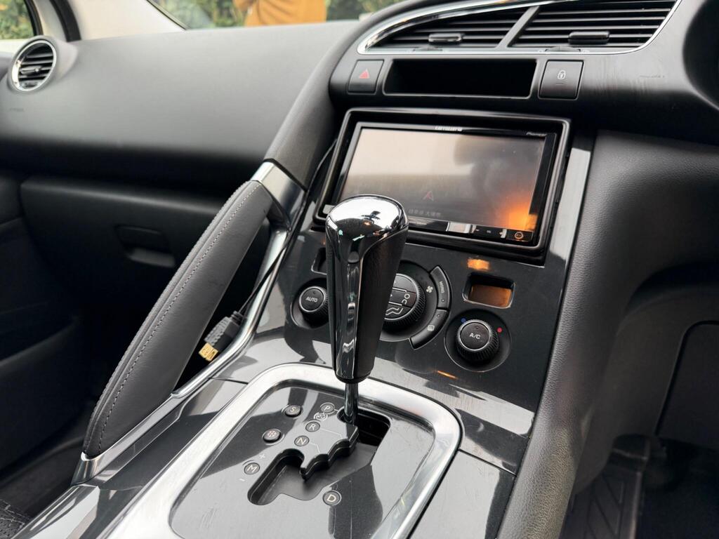 2014 Peugeot 3008 thumbnail 17