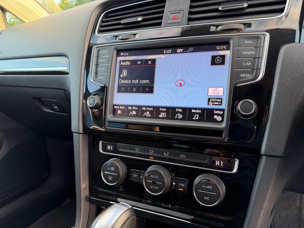 2014 Volkswagen Golf thumbnail 27