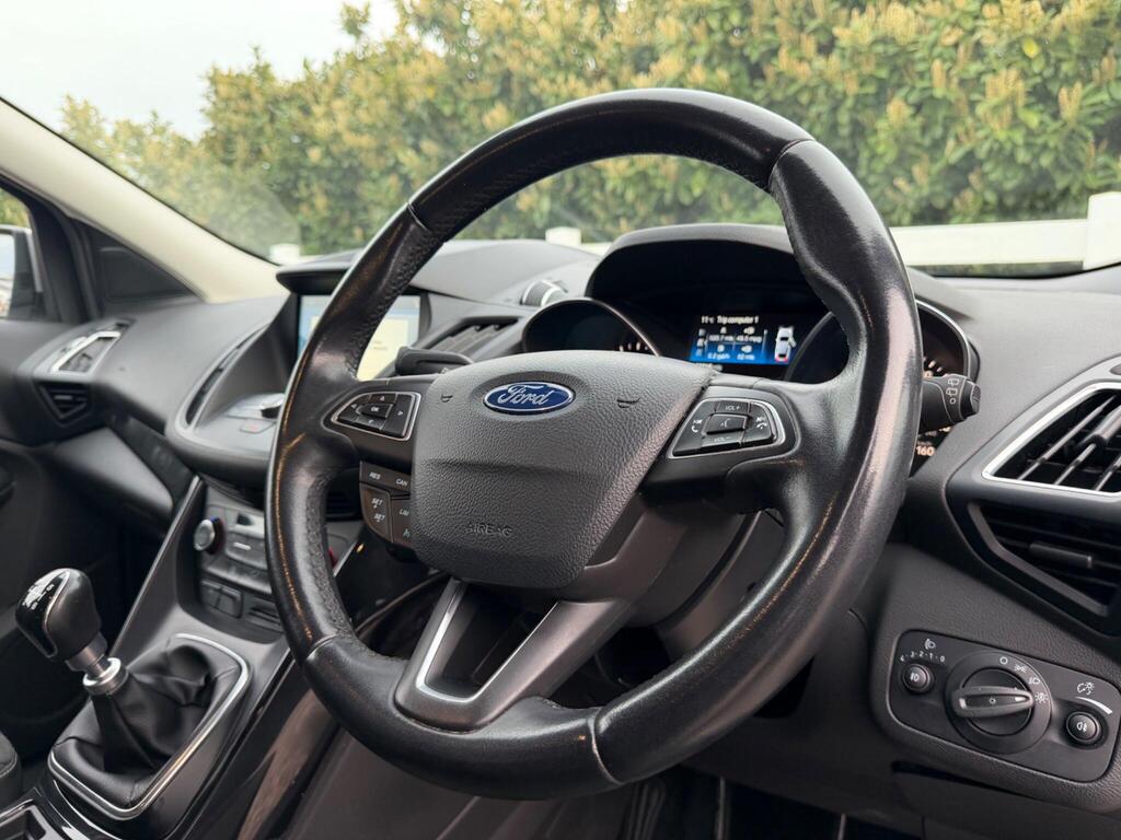 2018 Ford Kuga thumbnail 26