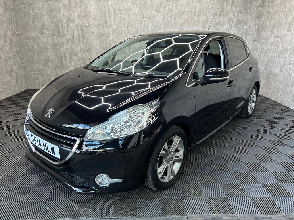 Peugeot 208 Hatchback 1.2 VTi Allure Euro 5 5dr