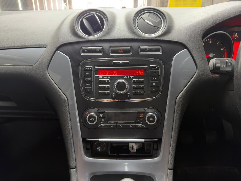 2012 Ford Mondeo thumbnail 14