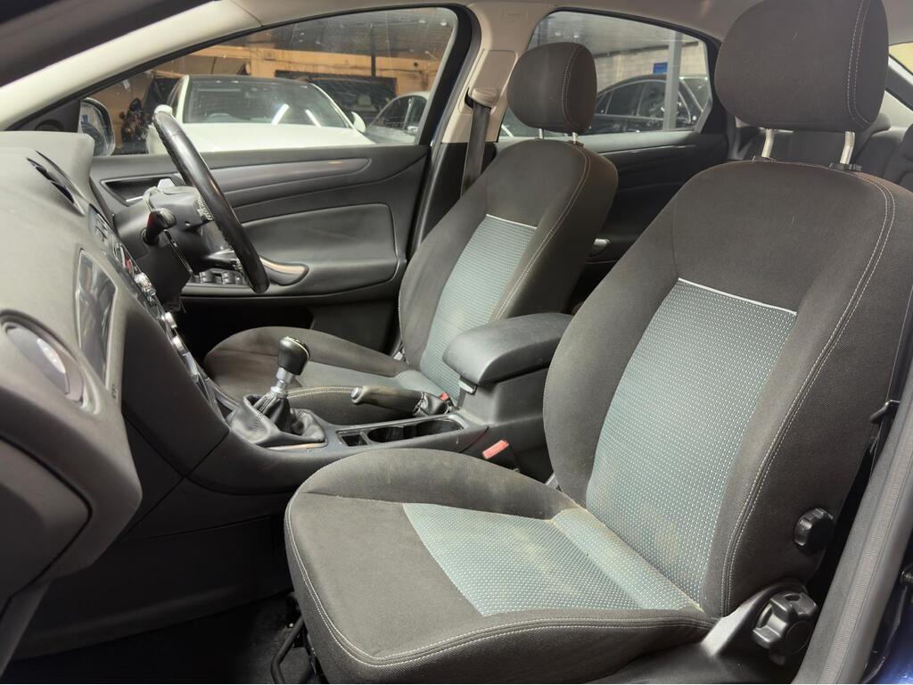 2012 Ford Mondeo thumbnail 17