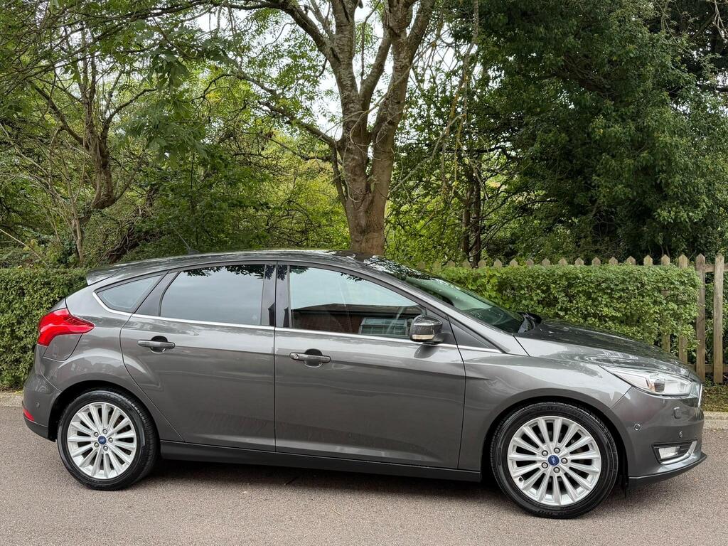 Ford Focus Hatchback 1.0T EcoBoost Titanium X Euro 6 (s/s) 5dr