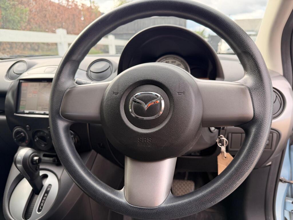2011 Mazda Mazda2 thumbnail 34