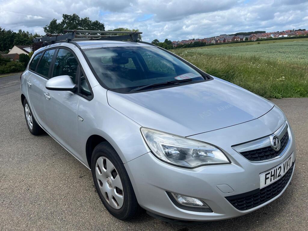 Vauxhall Astra Estate 1.7 CDTi ecoFLEX Exclusiv Sports Tourer Euro 5 (s/s) 5dr