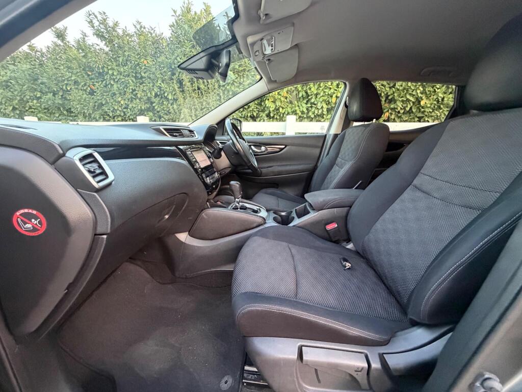 2015 Nissan Qashqai thumbnail 29