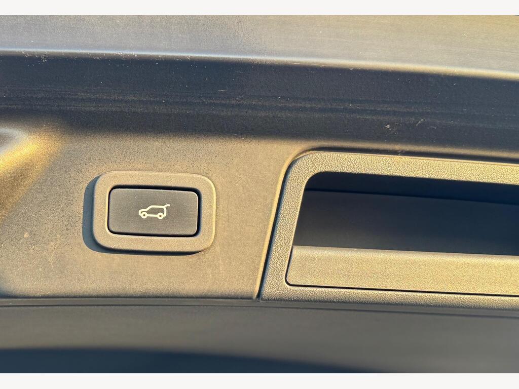 Land Rover Range Rover Velar 2.0 D240 R-Dynamic S Auto 4WD Euro 6 (s/s) 5dr thumbnail 53