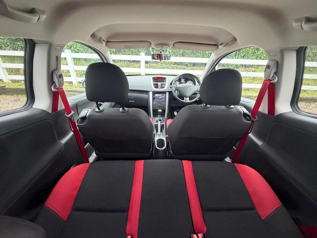 2012 Peugeot 207 thumbnail 24