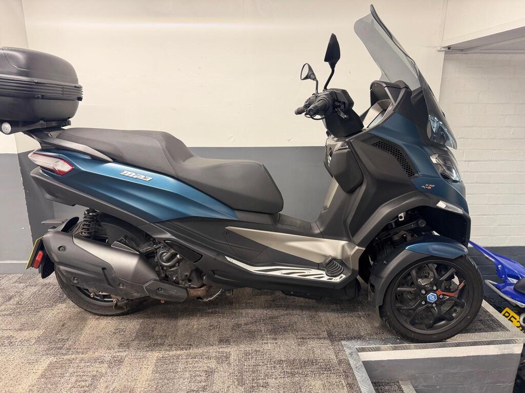 Piaggio MP3 530
