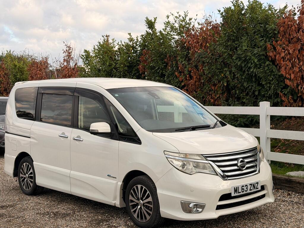 2014 Nissan Serena thumbnail 4