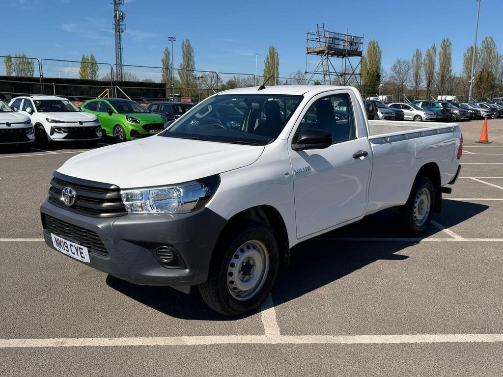 Toyota Hilux Pickup 2.4 D-4D Active 4WD Euro 6 2dr (3.5t)