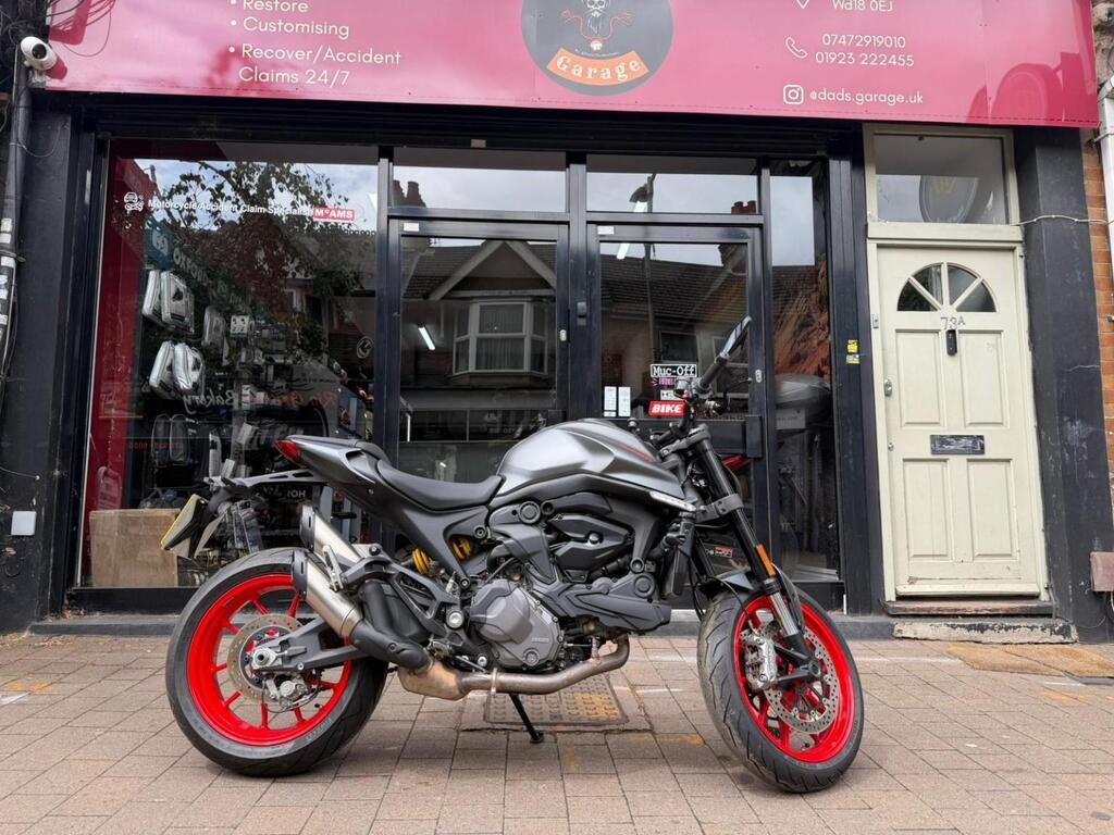 Ducati Monster 937