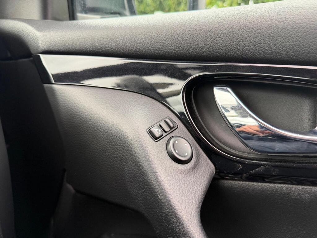 2014 Nissan Qashqai thumbnail 24