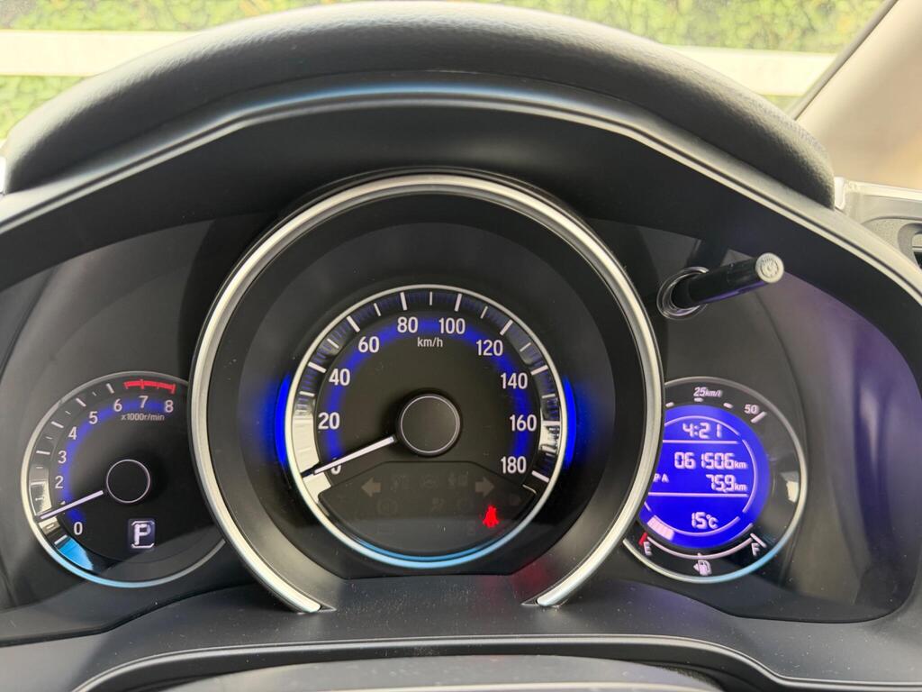 2014 Honda Jazz thumbnail 25