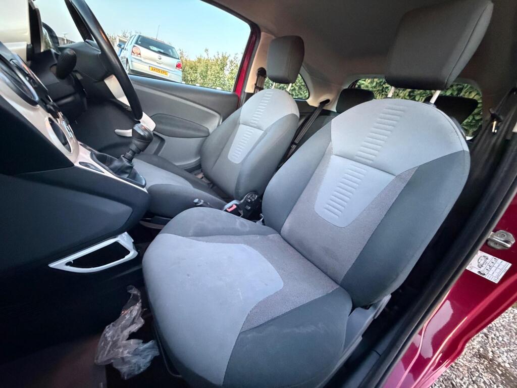 2012 Ford Ka thumbnail 24