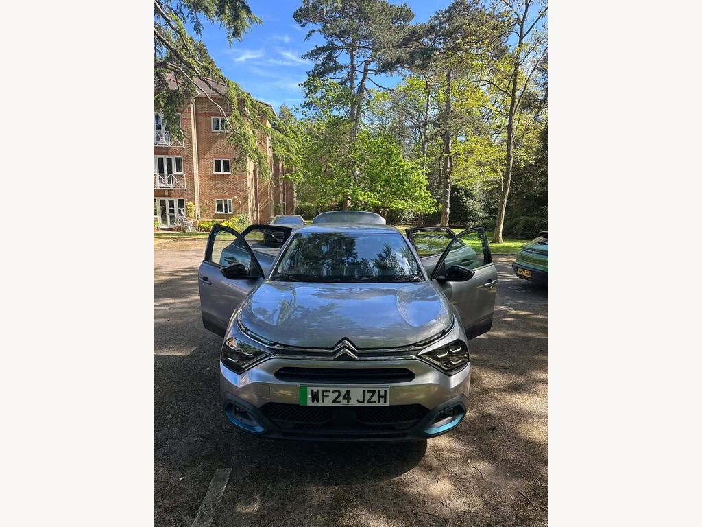 Citroen e-C4 X
