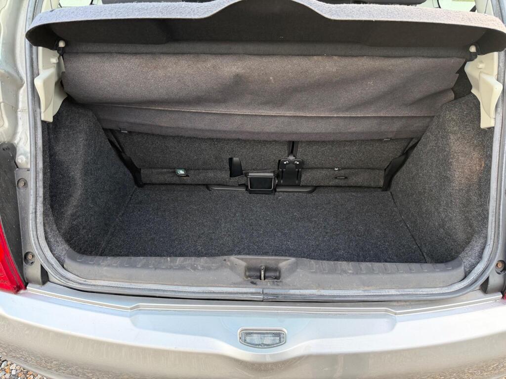 2010 Nissan Micra thumbnail 27