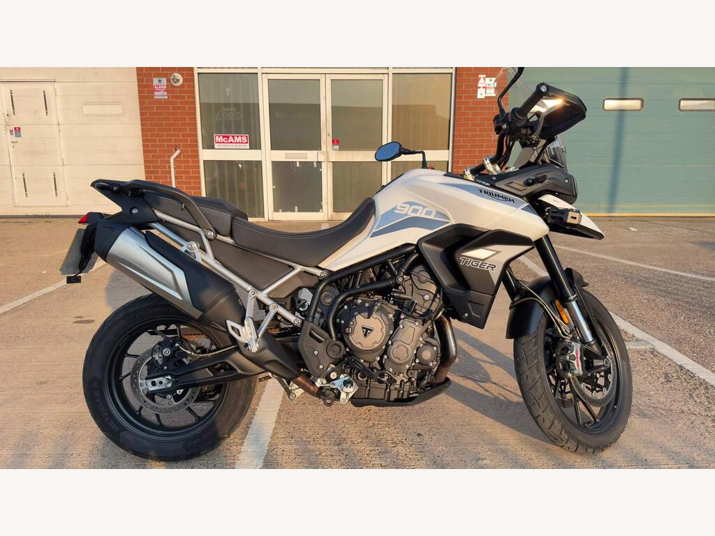 Triumph Tiger 900