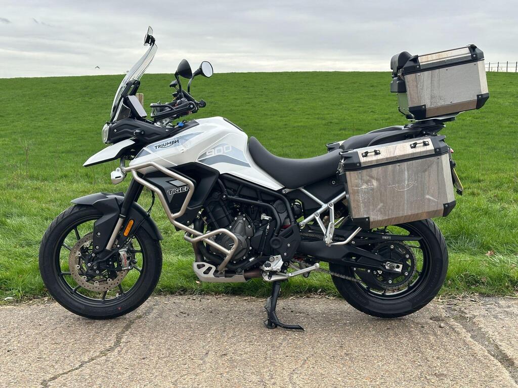 Triumph Tiger 900