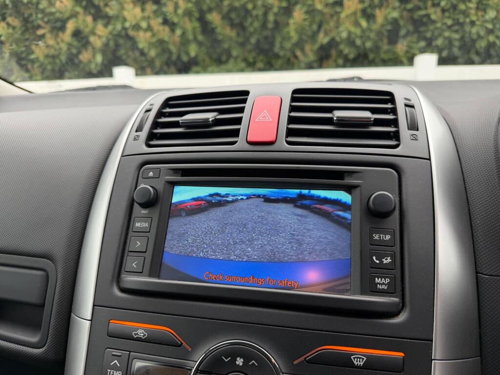 2012 Toyota Auris thumbnail 28