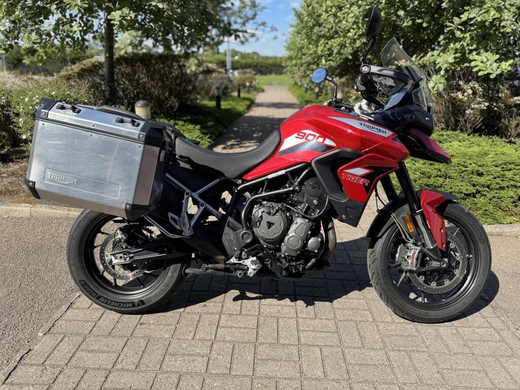 Triumph Tiger 900